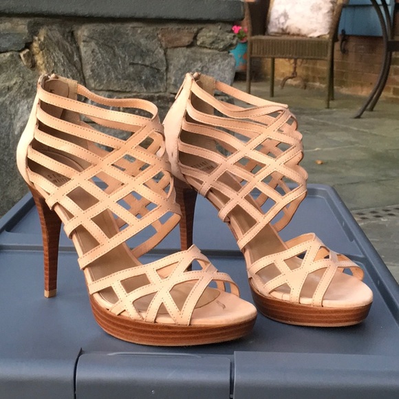 Stuart Weitzman Array Beige Sandal Heel - Picture 3 of 11